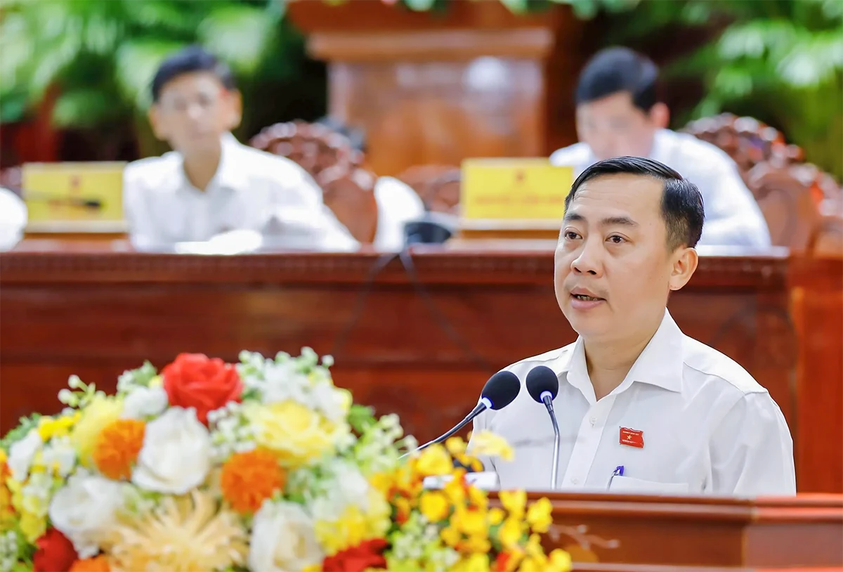 Thủ tướng Chính phủ Phạm Minh Chính tiếp xúc cử tri là đại diện lãnh đạo các xã, phường trên địa bàn TP Cần Thơ