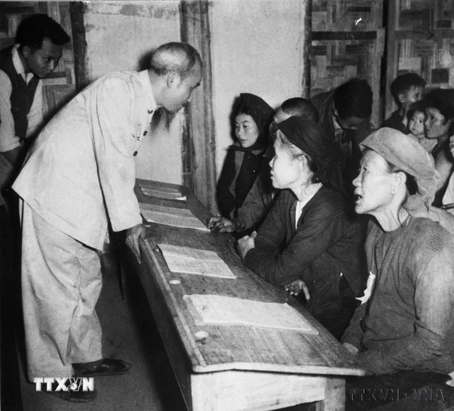 Phụ nữ Việt Nam: Từ truyền thống anh hùng đến khát vọng cống hiến
