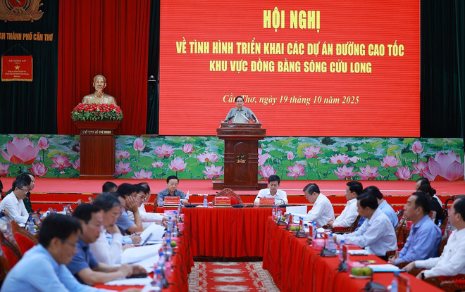 PM describes infrastructure project construction in Mekong Delta as demand from heart