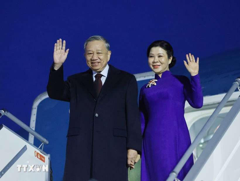 Party General Secretary begins official visit to Finland