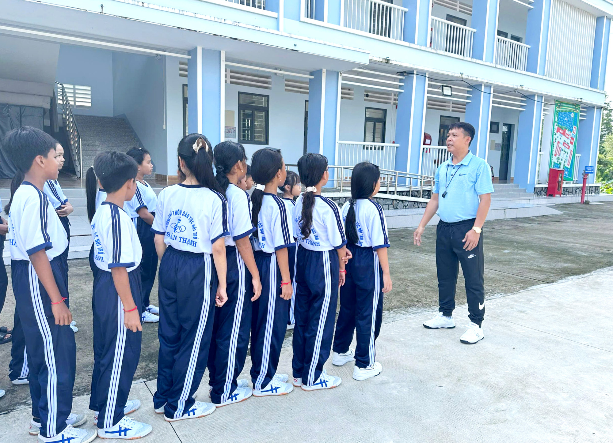 គ្រូបង្រៀនគំរូរវៀសរវៃជាមួយអាជីព