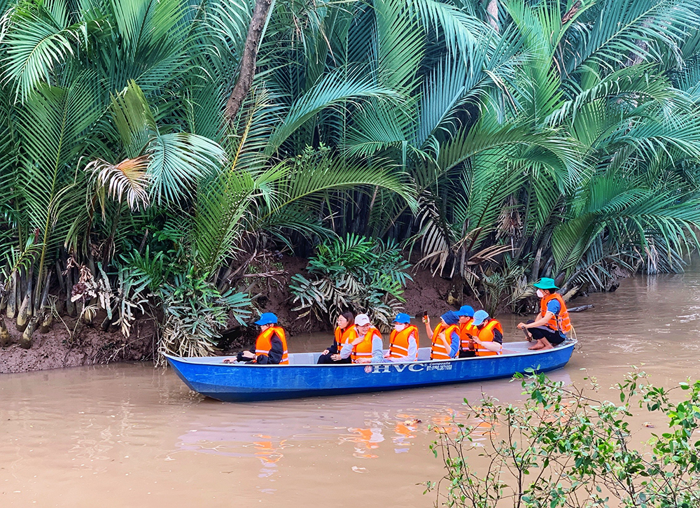 Du lịch giáo dục gắn với phát triển bền vững