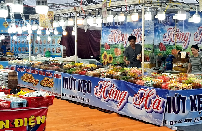 Lễ hội Oóc - Om - Bóc - đua ghe Ngo TP Cần Thơ năm 2025: Đa dạng sản phẩm OCOP trưng bày tại Hội chợ Xúc tiến thương mại