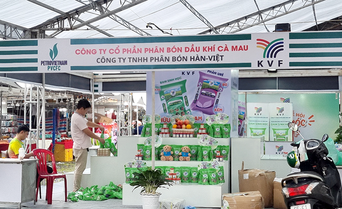 Lễ hội Oóc - Om - Bóc - đua ghe Ngo TP Cần Thơ năm 2025: Đa dạng sản phẩm OCOP trưng bày tại Hội chợ Xúc tiến thương mại