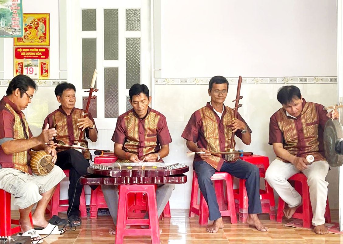 អ្នករក្សាព្រលឹងវប្បធម៌ខ្មែរណាមបូ