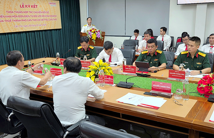 Thuế TP Cần Thơ và Viettel Cần Thơ ký kết hợp tác hỗ trợ hộ kinh doanh chuyển đổi số, triển khai hóa đơn điện tử