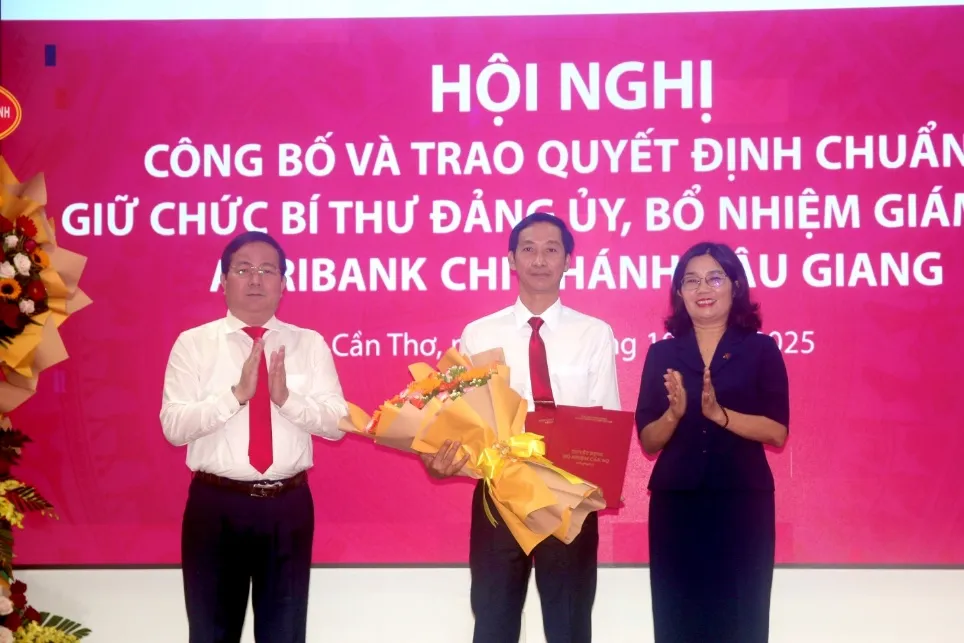 Ông Trần Quốc Tuấn giữ chức Bí thư Đảng ủy, Giám đốc Agribank Chi nhánh Hậu Giang