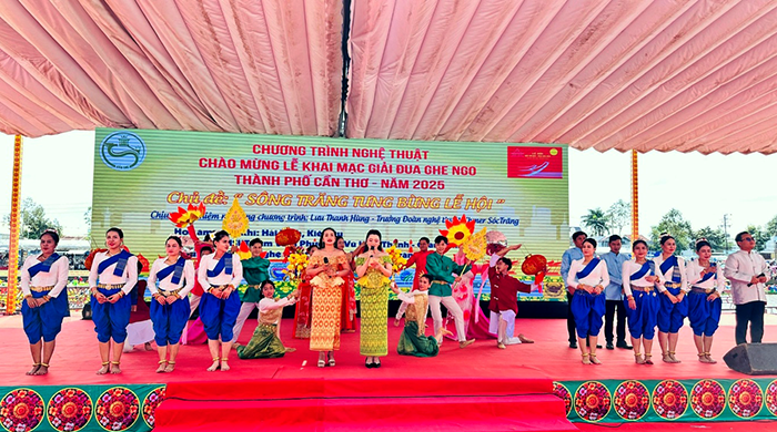 61 đội ghe Ngo tranh tài tại Giải đua ghe Ngo Lễ hội Oóc Om Bóc - Đua ghe Ngo TP Cần Thơ 2025