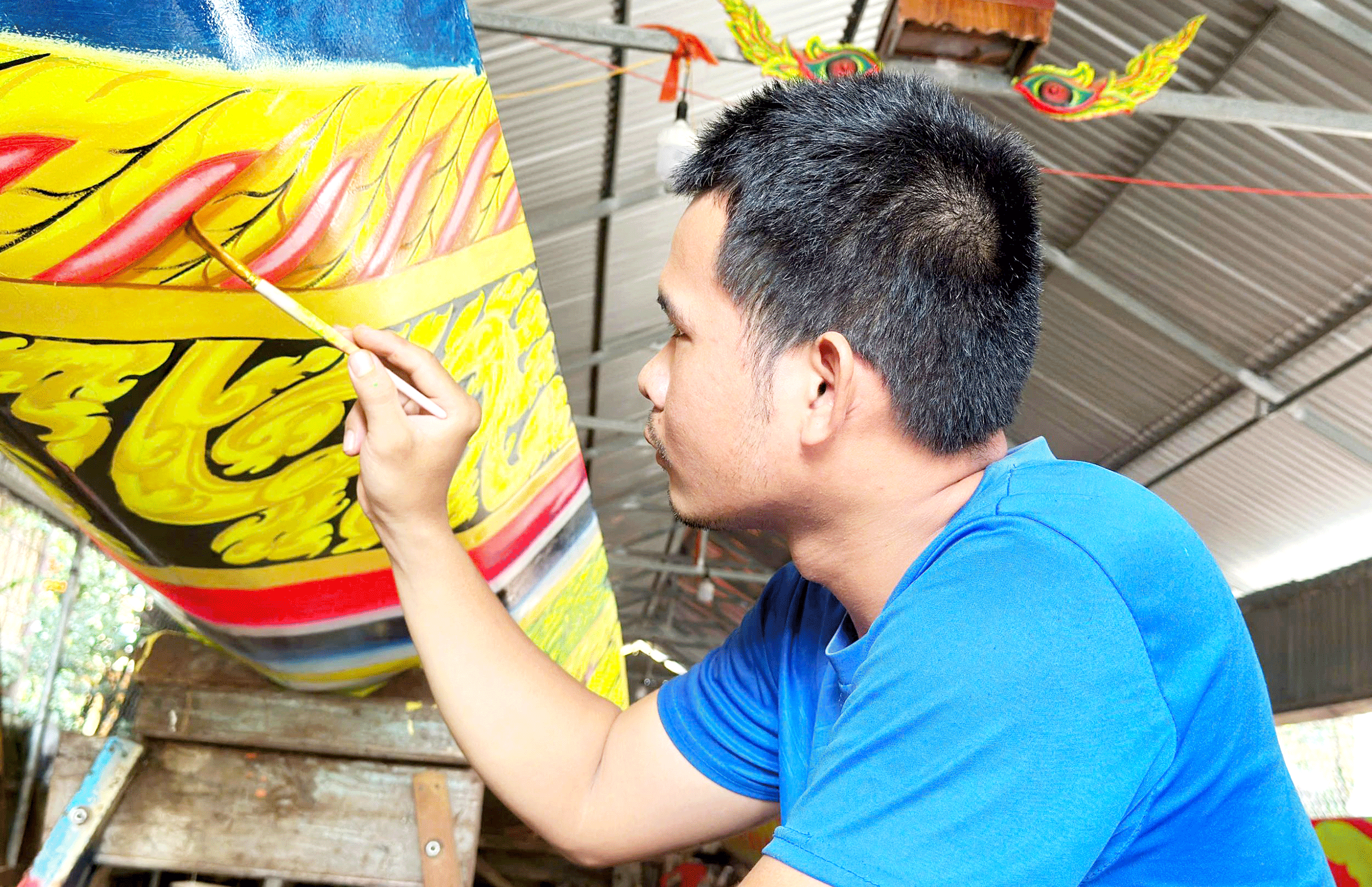 បុរសមានទេពកោសល្យខាងក្បូរក្បាច់រចនា