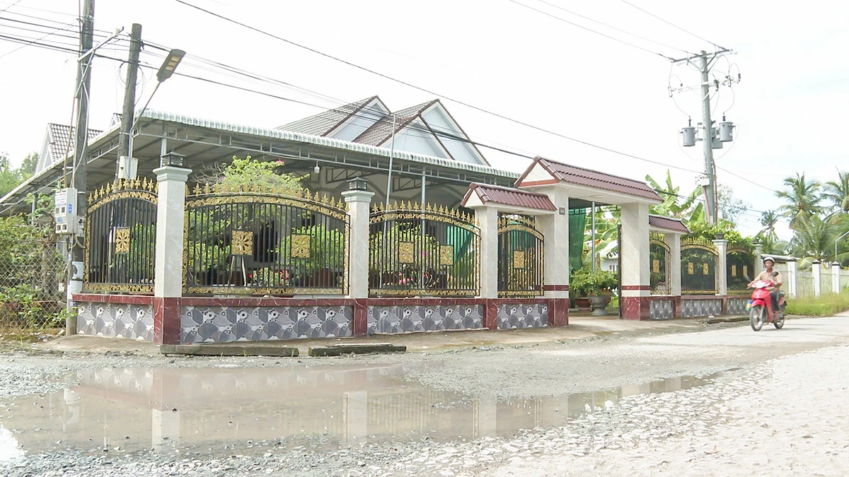 Người dân mong mỏi tuyến đường 87B qua xã Long Hưng sớm được nâng cấp