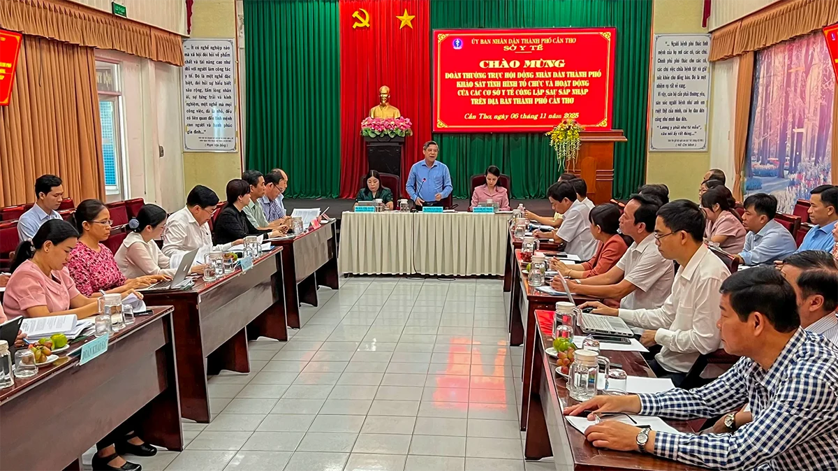 Thường trực HĐND thành phố khảo sát và làm việc tại Sở Y tế