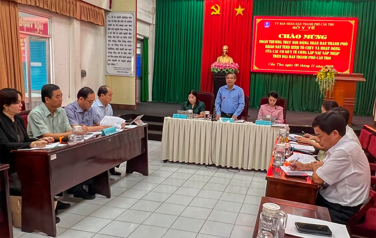 Thường trực HĐND thành phố khảo sát và làm việc tại Sở Y tế