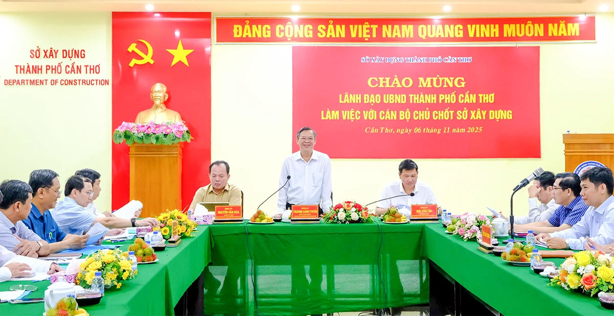 Phát huy tinh thần đoàn kết, dân chủ, chủ động sáng tạo hoàn thành các nhiệm vụ