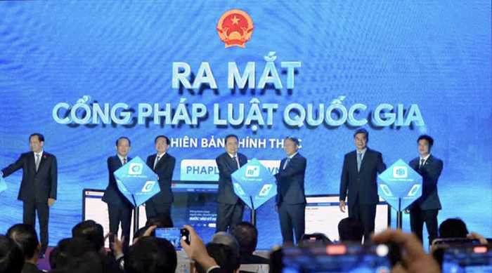 Ngày Pháp luật Việt Nam 9-11 - Ngày tôn vinh Hiến pháp, lan tỏa tinh thần sống và làm việc theo pháp luật