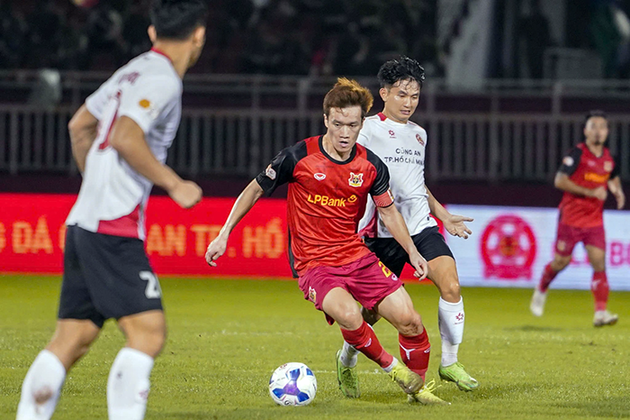 Kịch tính 7 bàn thắng trong trận cầu tâm điểm trên sân Thống Nhất