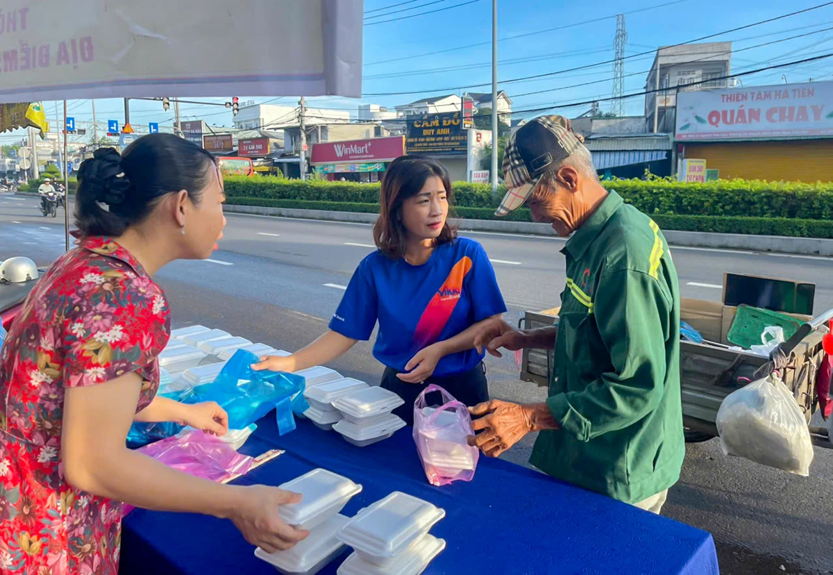 “Bếp ăn 0 đồng” - Nơi chia sẻ yêu thương