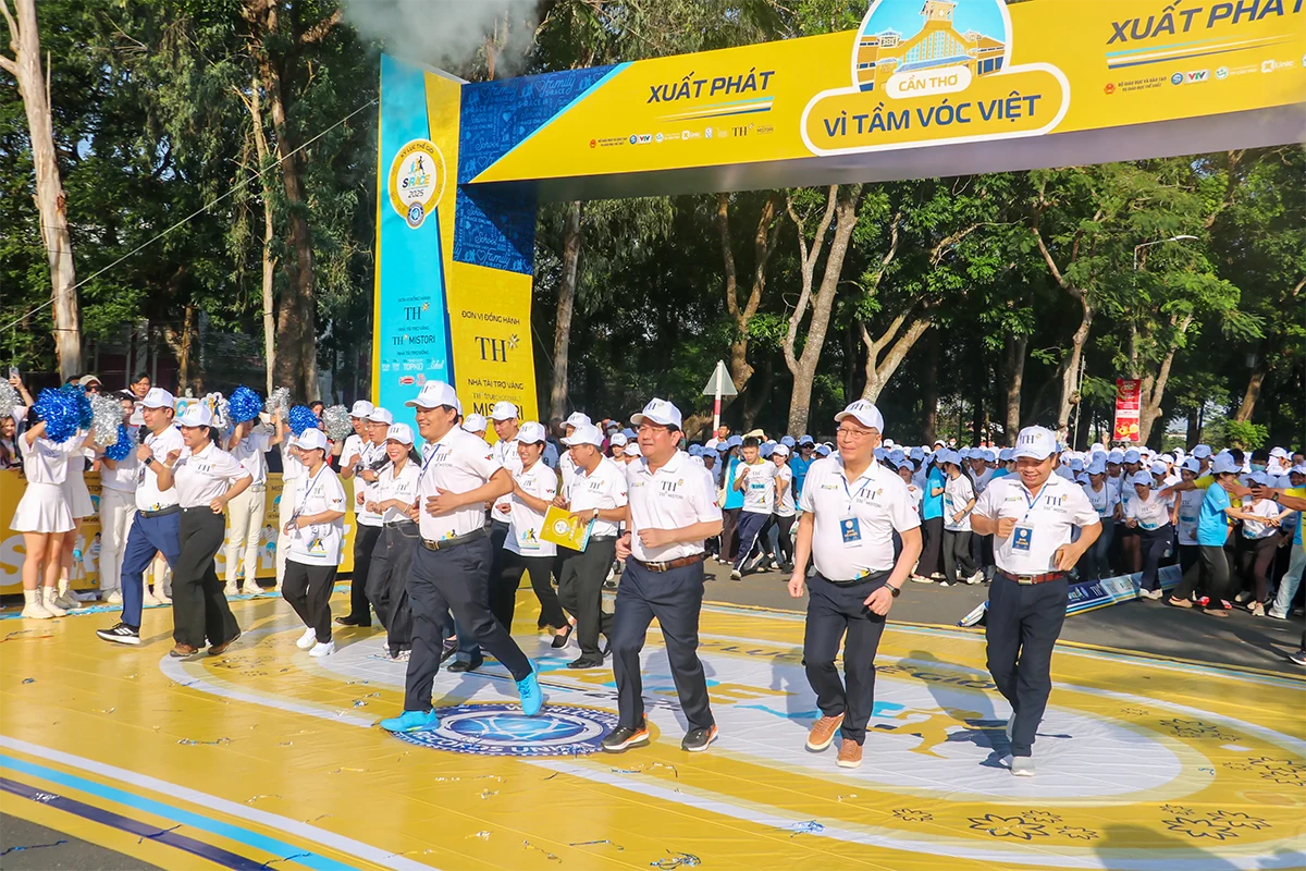 Hơn 10.000 học sinh, giáo viên, phụ huynh tham dự Giải chạy S-Race Cần Thơ 2025