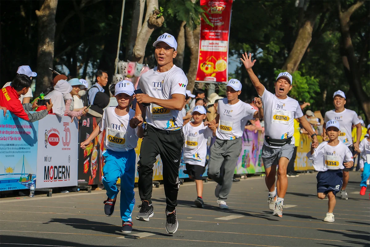 Hơn 10.000 học sinh, giáo viên, phụ huynh tham dự Giải chạy S-Race Cần Thơ 2025