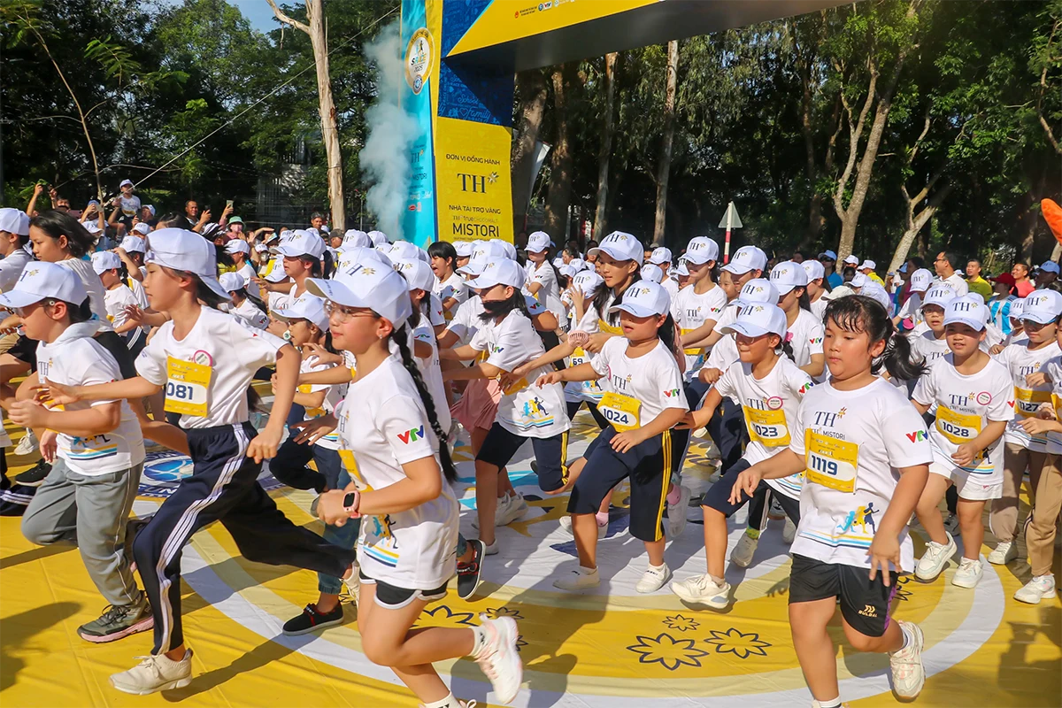 Hơn 10.000 học sinh, giáo viên, phụ huynh tham dự Giải chạy S-Race Cần Thơ 2025