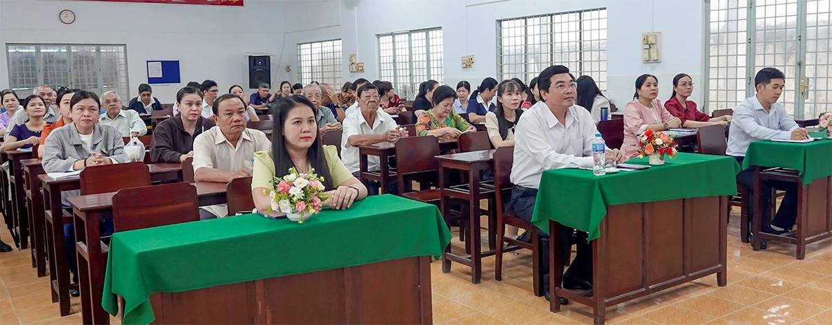 Bồi dưỡng nghiệp vụ công tác đảng cho bí thư chi bộ và cấp ủy viên cơ sở