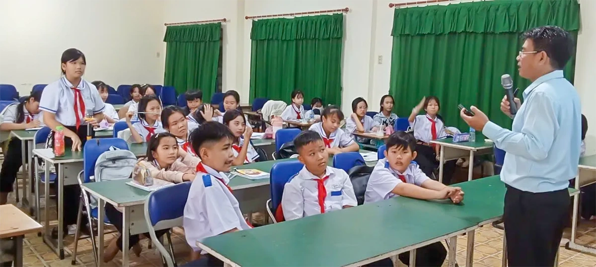 Trang bị kiến thức, kỹ năng cho học sinh