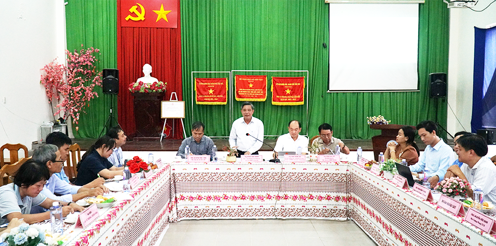 Tiếp tục phát huy kết quả đạt được, khắc phục khó khăn để nâng cao chất lượng dạy và học