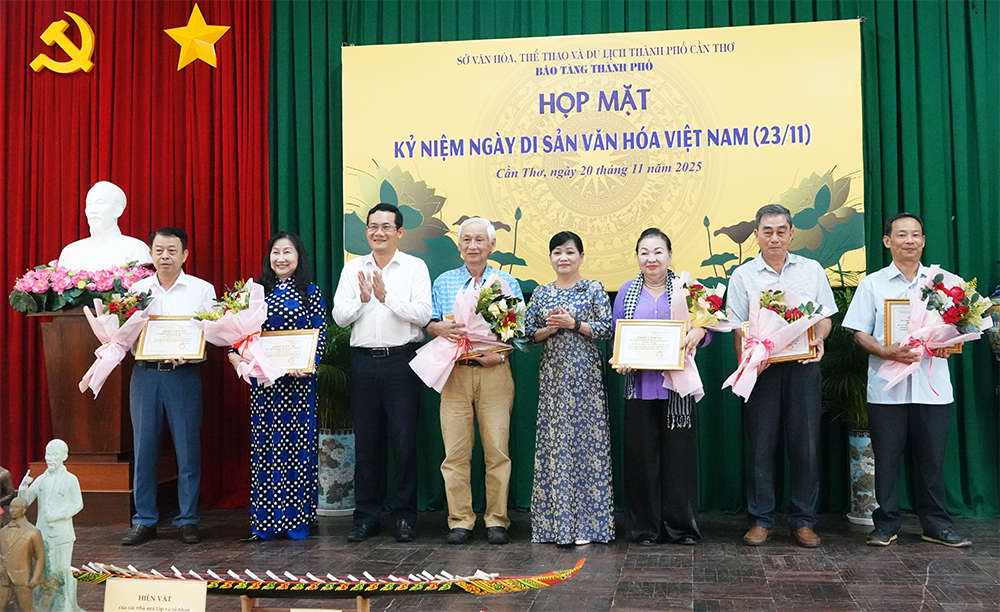 Trưng bày chuyên đề “Kết nối di sản” kỷ niệm 20 năm Ngày Di sản văn hóa Việt Nam