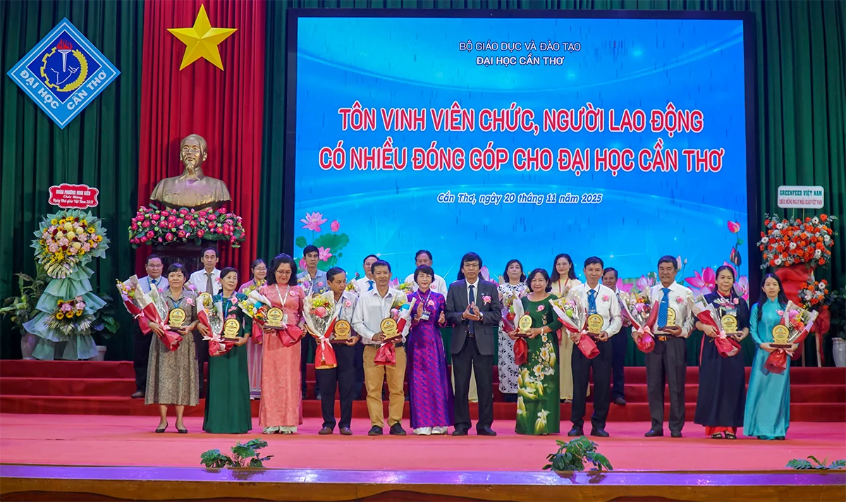 Đại học Cần Thơ tổ chức kỷ niệm Ngày Nhà giáo Việt Nam