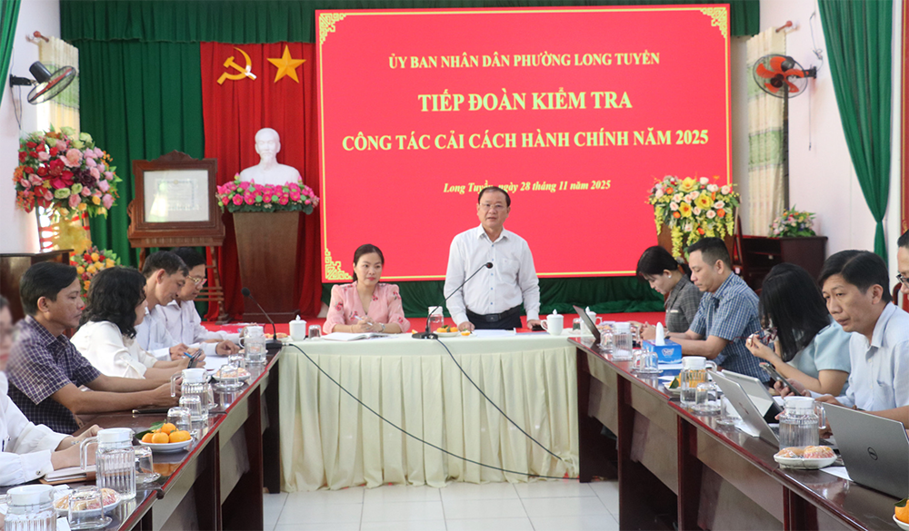 Kiểm tra công tác cải cách hành chính tại phường Long Tuyền