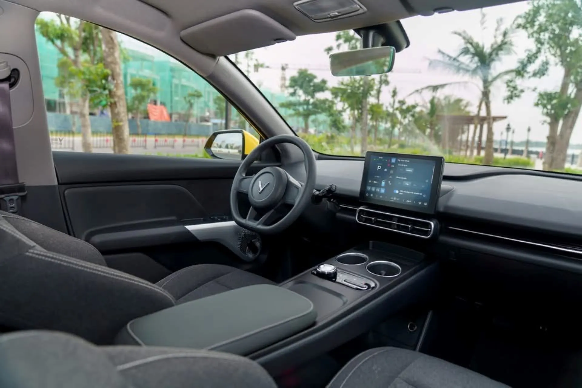 Chuyển từ xe xăng sang VinFast Limo Green, tài xế tại Hà Nội tâm đắc vì tiết kiệm gần trăm triệu đồng mỗi năm