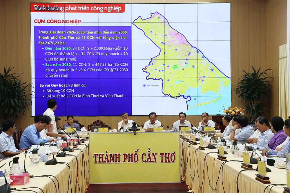 Cân nhắc kịch bản tăng trưởng, xác định những động lực mới gắn với phân vùng không gian, hành lang phát triển phù hợp