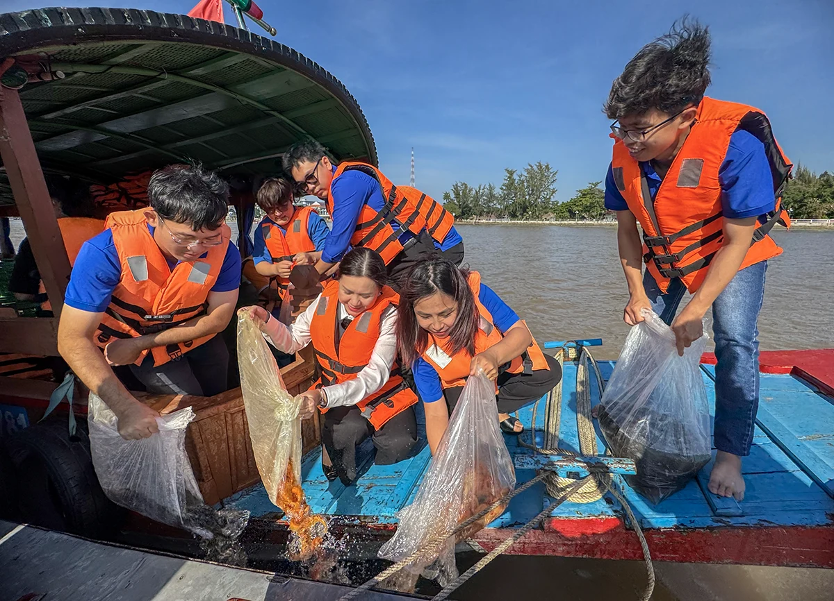 Công chức, viên chức trẻ tình nguyện vì cộng đồng