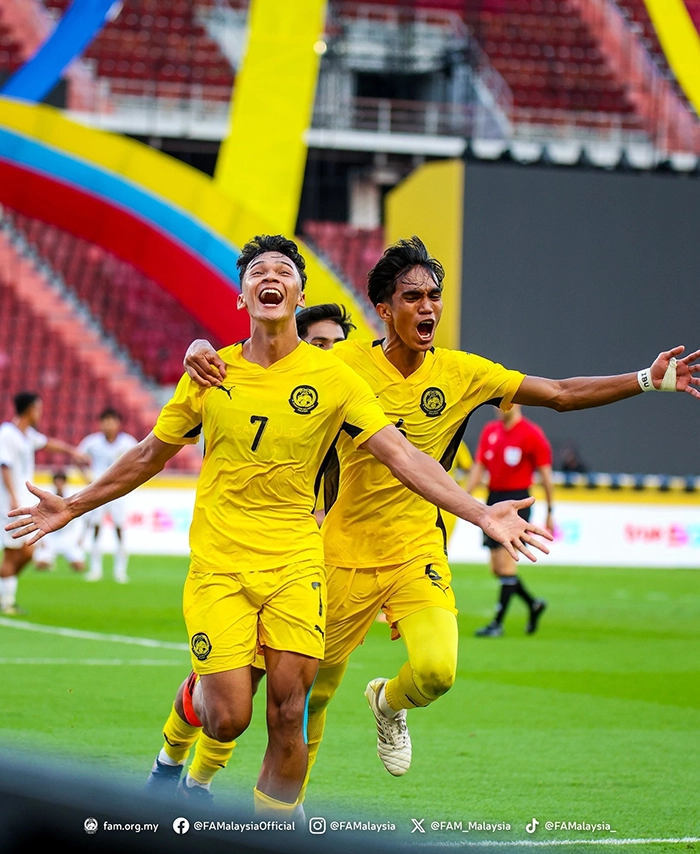 U22 Malaysia ngược dòng thắng U22 Lào 4-1
