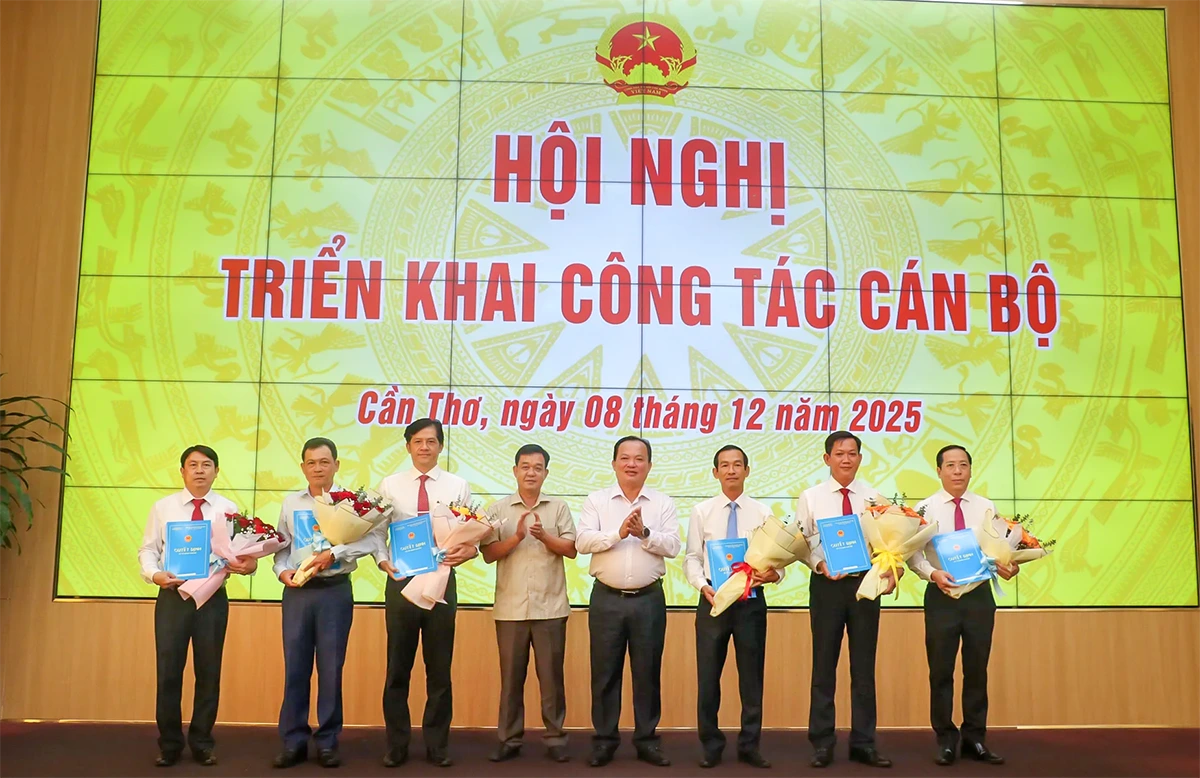 TP Cần Thơ triển khai các quyết định về công tác cán bộ