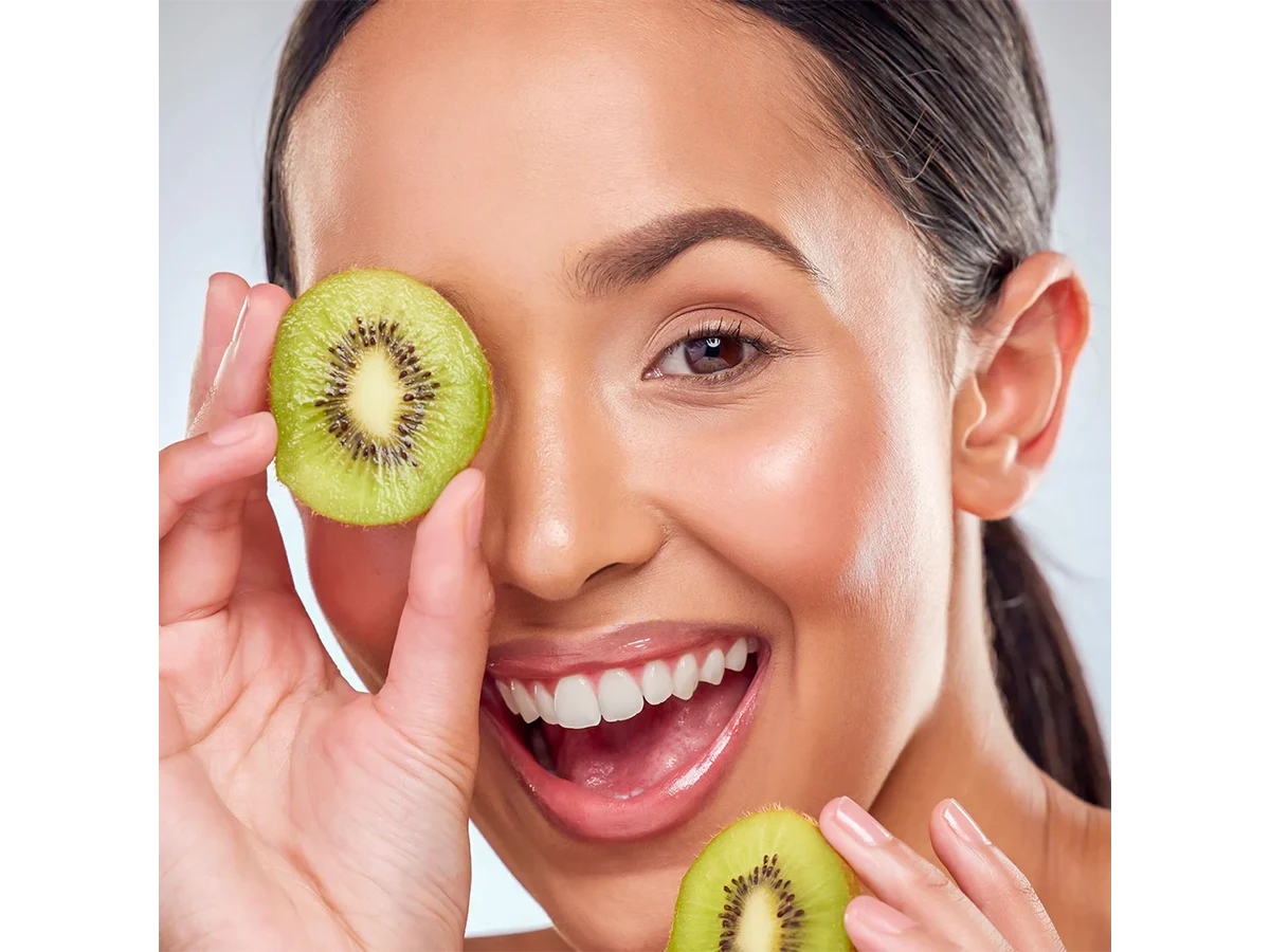 Ăn trái cây giàu vitamin C trực tiếp sinh collagen và tái tạo da