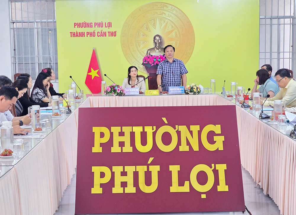 Sở Giáo dục và Đào tạo thành phố kiểm tra phổ cập giáo dục, xóa mù chữ