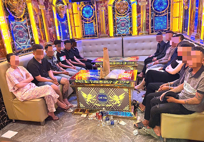 Phát hiện nhiều đối tượng sử dụng trái phép ma túy tại quán karaoke