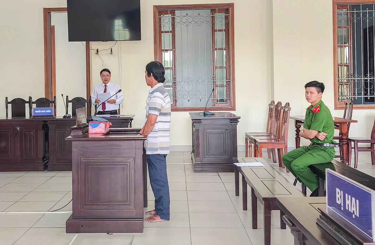 Điểm tựa cho người yếu thế