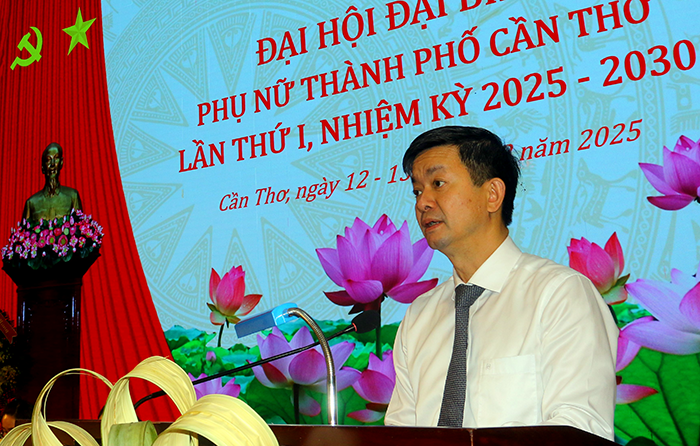 Các cấp Hội LHPN thành phố phải chuyển mình mạnh mẽ, hành động quyết liệt,... đóng góp hiệu quả vào sự nghiệp xây dựng, phát triển địa phương, đất nước