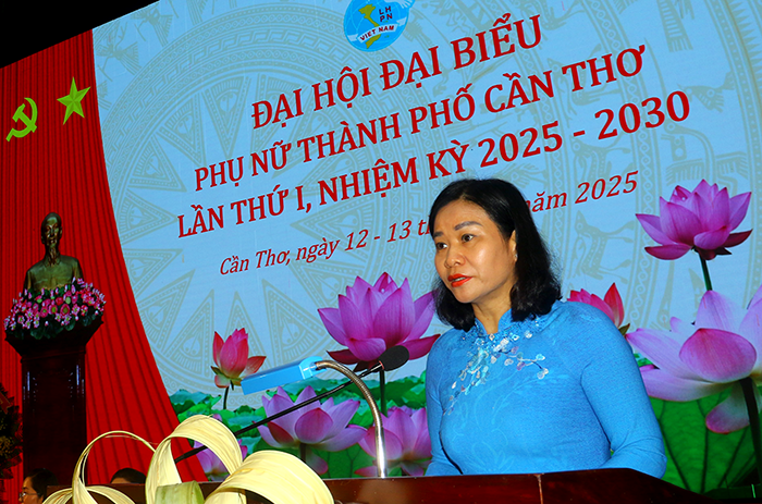 Các cấp Hội LHPN thành phố phải chuyển mình mạnh mẽ, hành động quyết liệt,... đóng góp hiệu quả vào sự nghiệp xây dựng, phát triển địa phương, đất nước