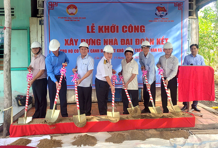 Khởi công xây dựng 3 căn nhà Đại đoàn kết