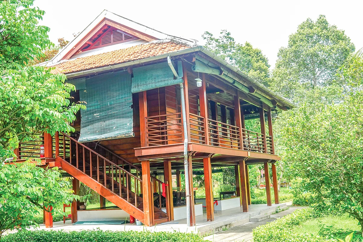 Mộ Cụ Phó bảng Nguyễn Sinh Sắc - Di tích quốc gia đặc biệt