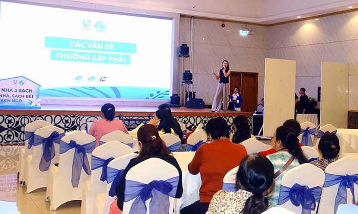 Hơn 200 hội viên, phụ nữ tham gia tập huấn Dọn nhà “3 sạch”