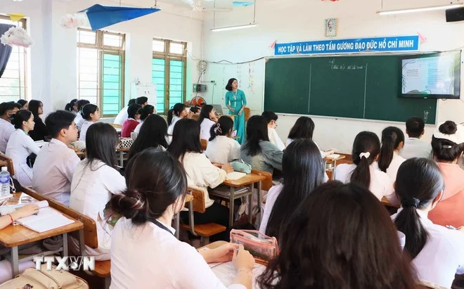 Ưu tiên các chương trình dạy tiếng Lào, Campuchia tại các xã biên giới