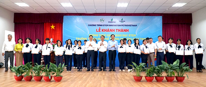 Khánh thành Phòng thực hành giáo dục STEM tại Trường THPT Chuyên Lý Tự Trọng