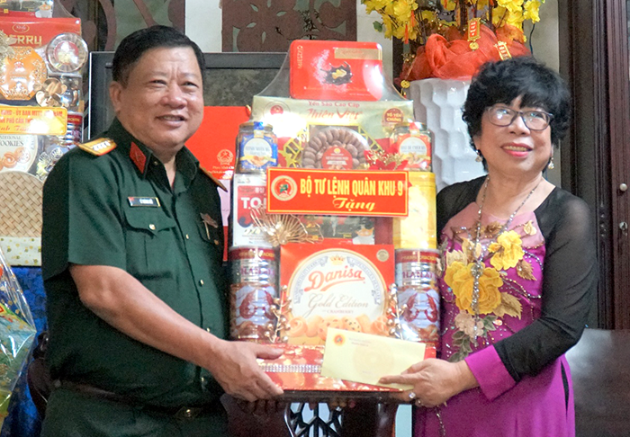 Đoàn Bộ Tư lệnh Quân khu 9 chúc mừng Lễ Giáng sinh năm 2025 tại TP Cần Thơ