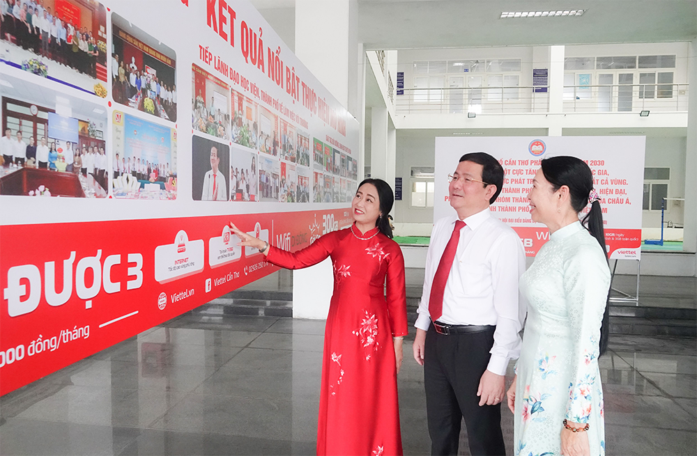 Trường Chính trị TP Cần Thơ đón Bằng Công nhận đạt chuẩn mức 1