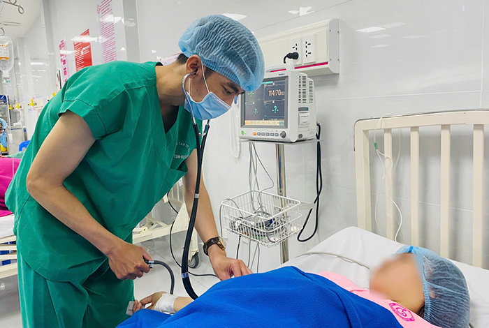 Cứu kịp thai phụ sốc mất máu do thai ngoài tử cung vỡ