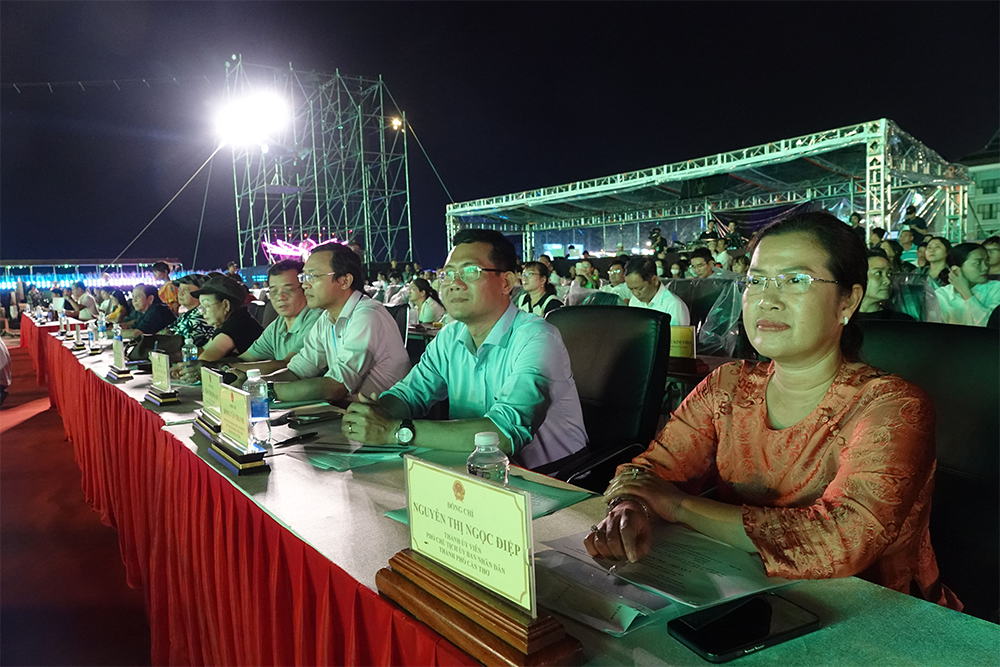 Sẵn sàng cho đêm khai mạc Lễ hội Văn hóa Sông nước Cần Thơ năm 2025