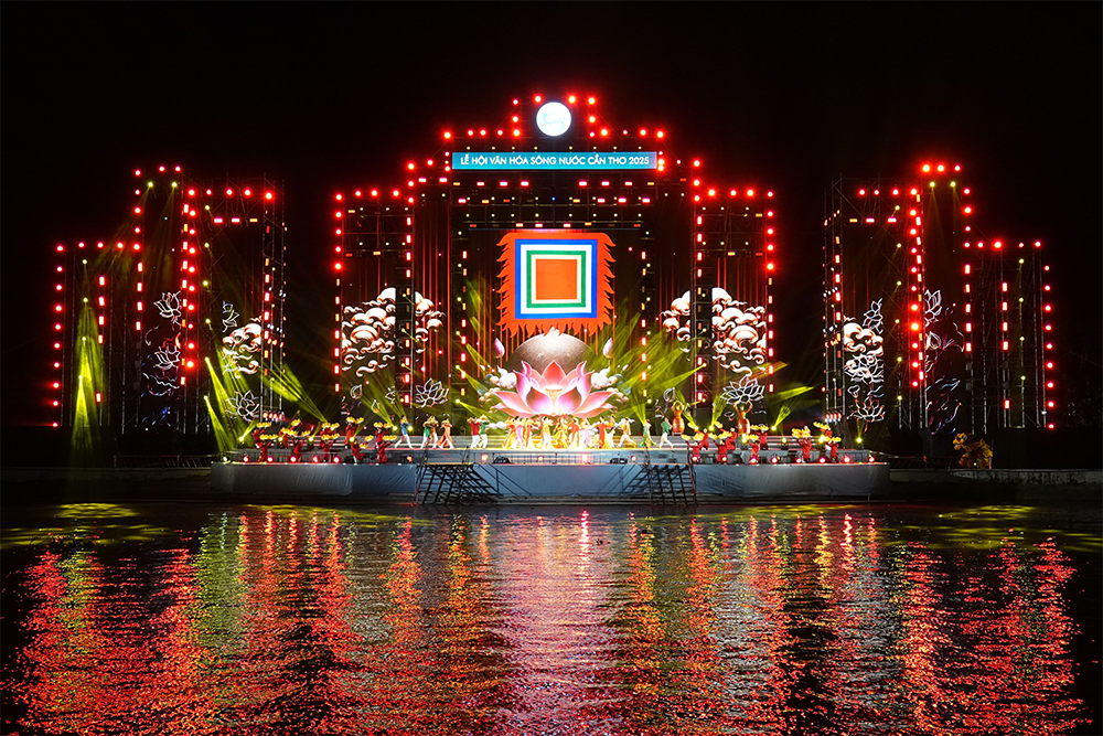 Sẵn sàng cho đêm khai mạc Lễ hội Văn hóa Sông nước Cần Thơ năm 2025
